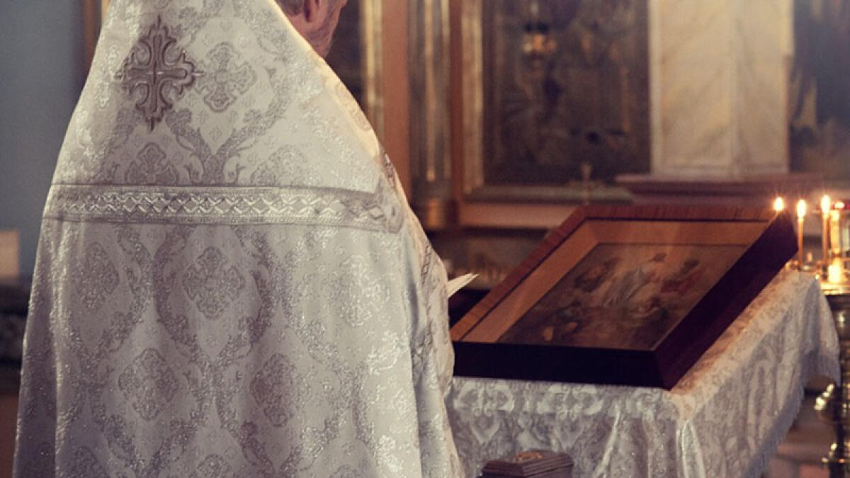 Parroco preso in ostaggio con il coltello alla gola: paura nei Paesi Vesuviani - 