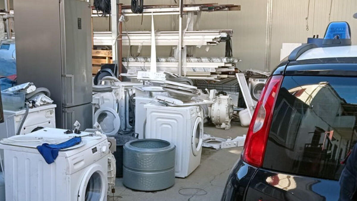 Cimitero dei rifiuti vicino al Fiume Sarno, tre aziende nei guai - 