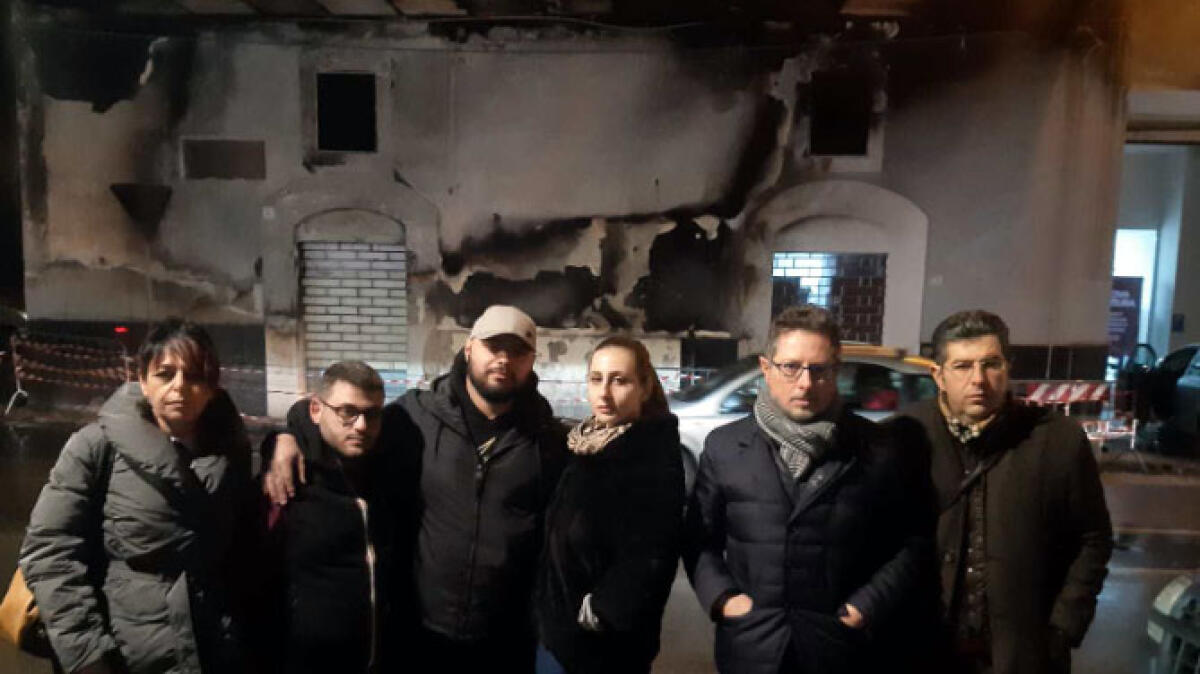 "La nostra casa ed il negozio in fiamme". Ecco le vittime del raid tra ultras a Pagani - 