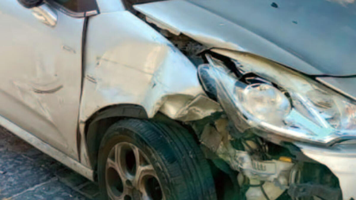 Con la Jeep danneggia le auto in sosta nei Paesi Vesuviani e scappa dal linciaggio - 