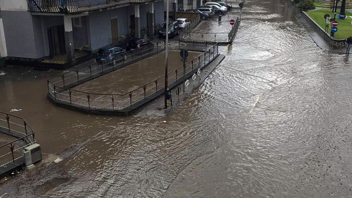 Piove da giorni, Scafati in ginocchio per le esondazioni del Sarno - 