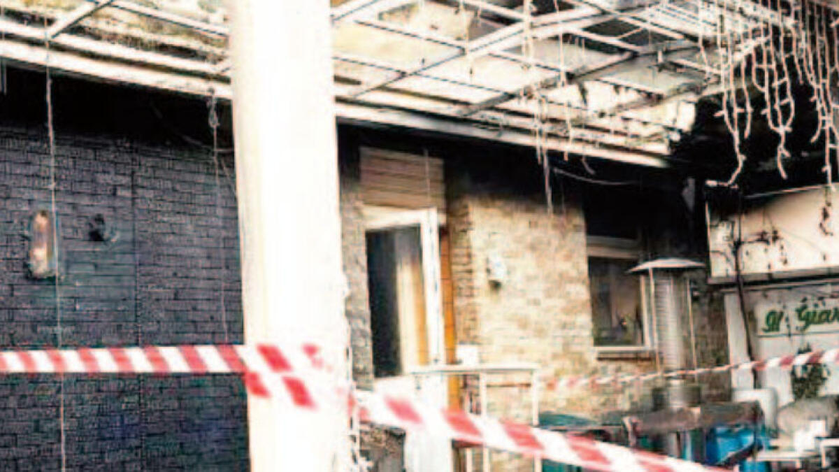 A fuoco famoso bar dell'area sarnese, l'ombra del racket - 