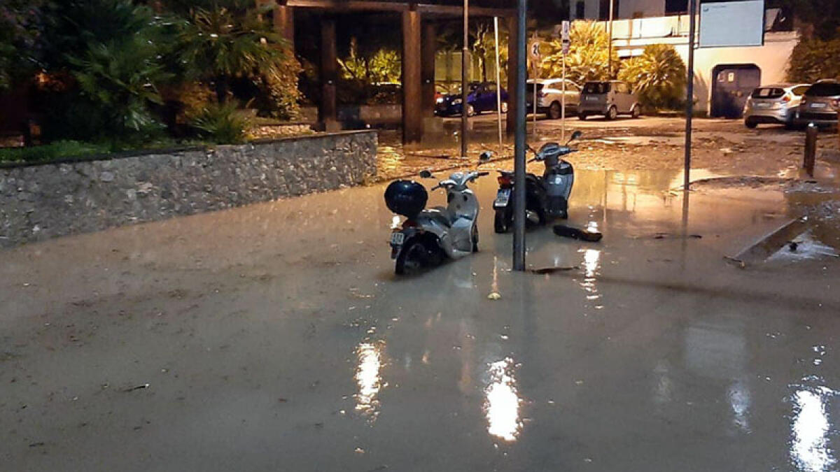 Violenta mareggiata a Vietri, ci sono danni - 