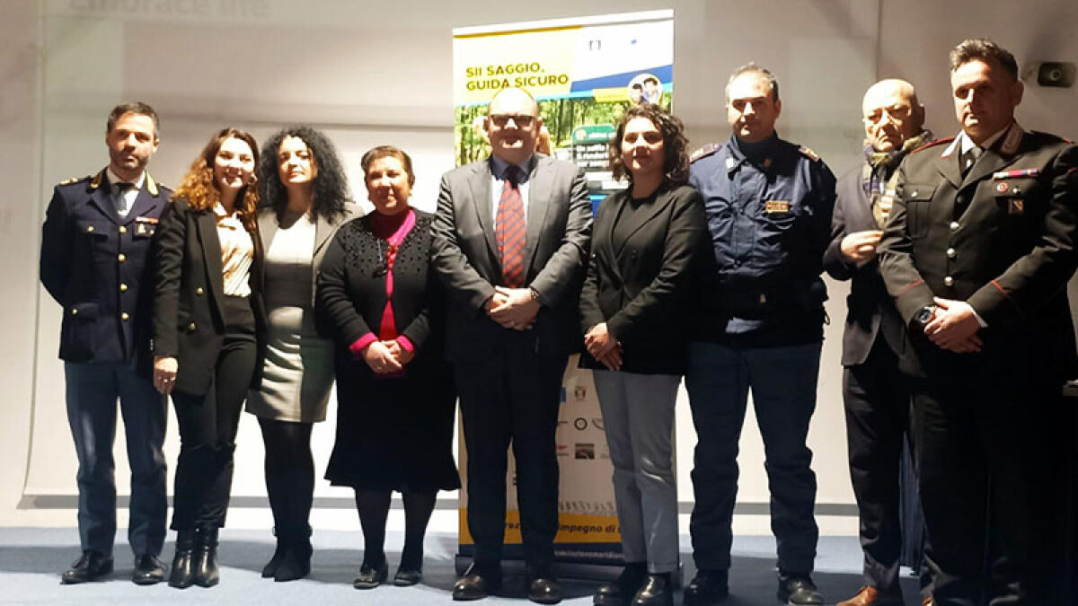 Lezione di sicurezza stradale al Da Vinci, tappa del roadshow #siisaggioguidasicuro a Poggiomarino - 