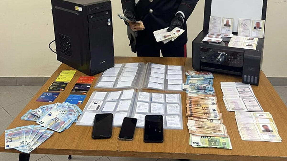 Scoperti 500mila euro falsi a Napoli - 