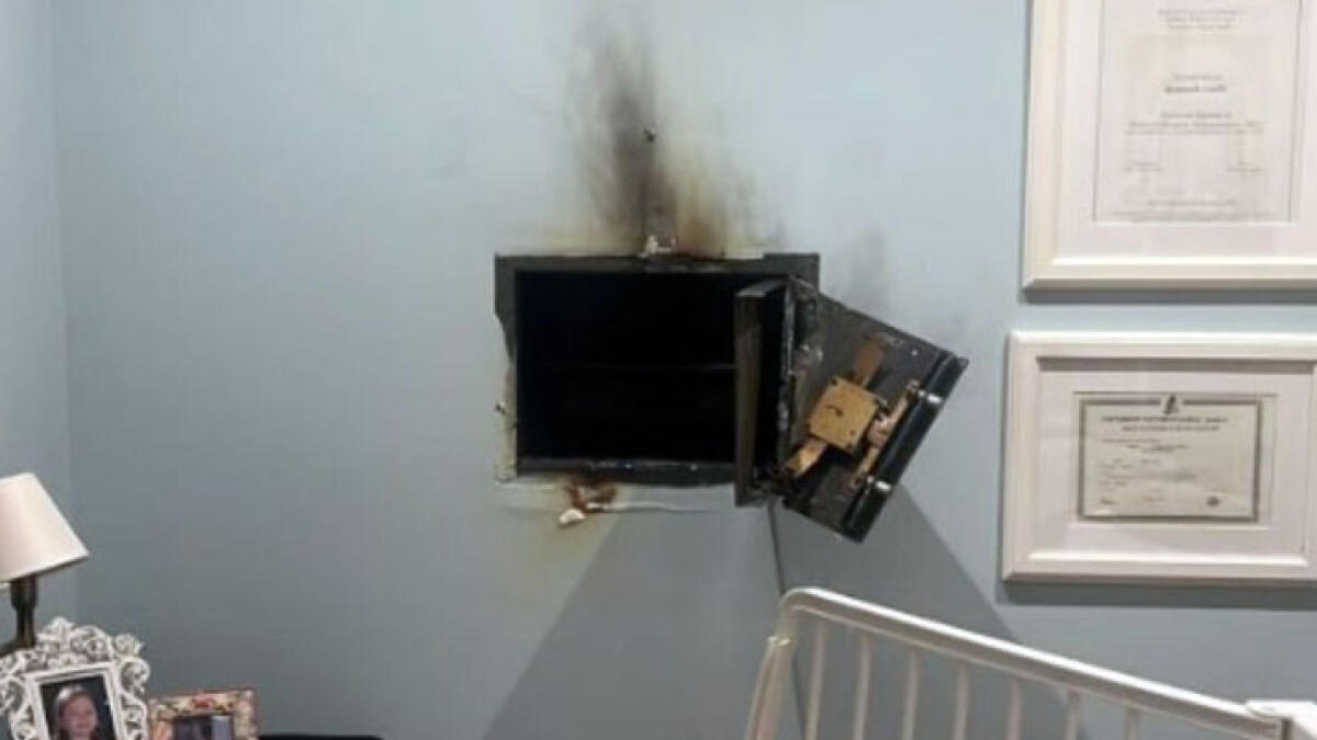 I ladri entrano in casa e portano via la cassaforte dalla parete: bottino da 100mila euro - 