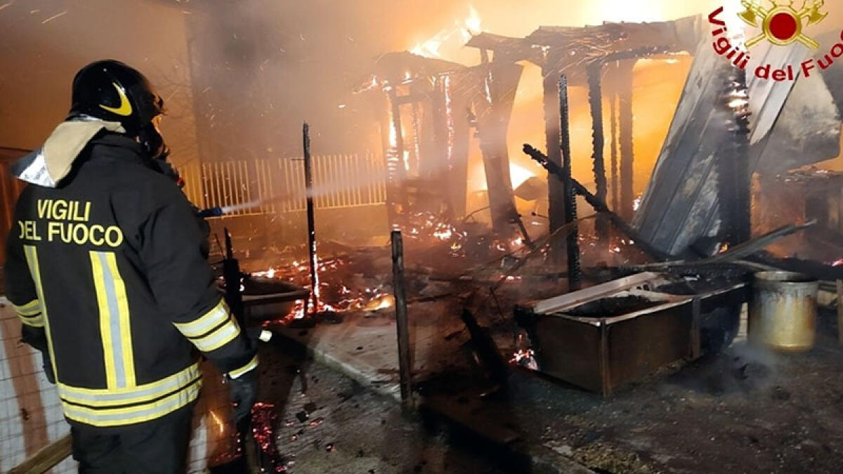 Casa in fiamme, salvato anziano - 