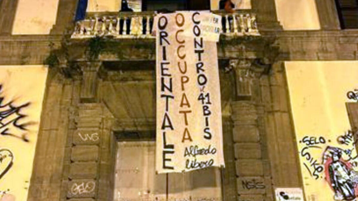 "No al 41bis", studenti anarchici occupano la sede dell'Orientale - 