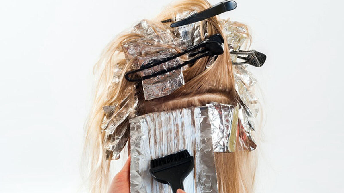 Tinture di capelli e cure estetiche per sfuggire all'arresto: donna presa dopo 3 mesi di ricerche - 