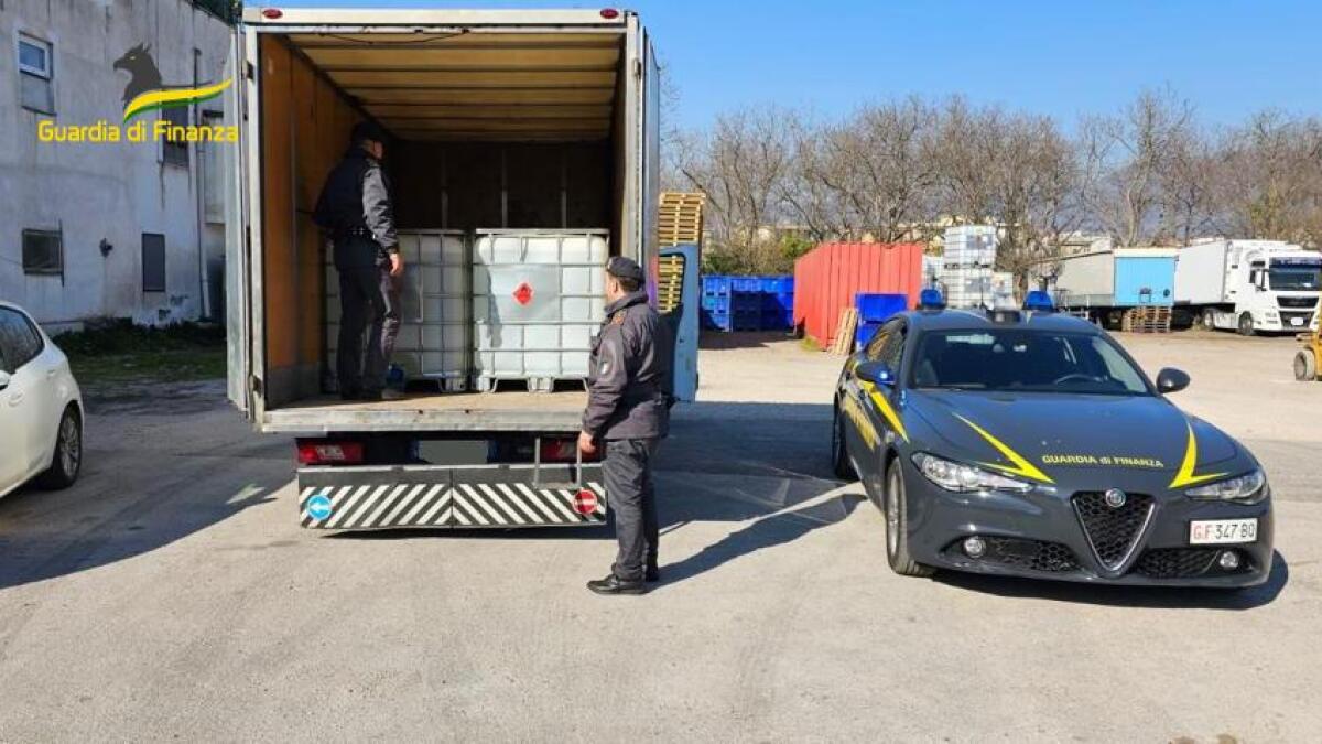 Nola, sequestrati 17mila litri di alcol di contrabbando - 