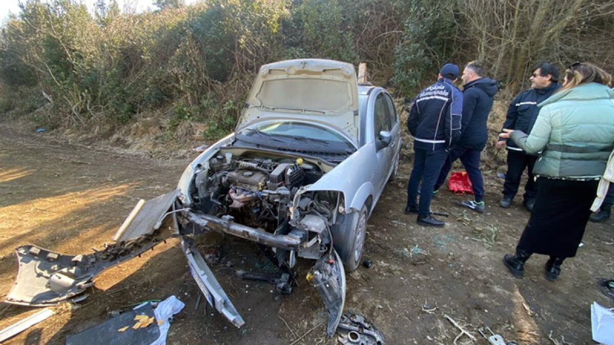 Auto rubata ritrovata cannibalizzata nel Napoletano - 