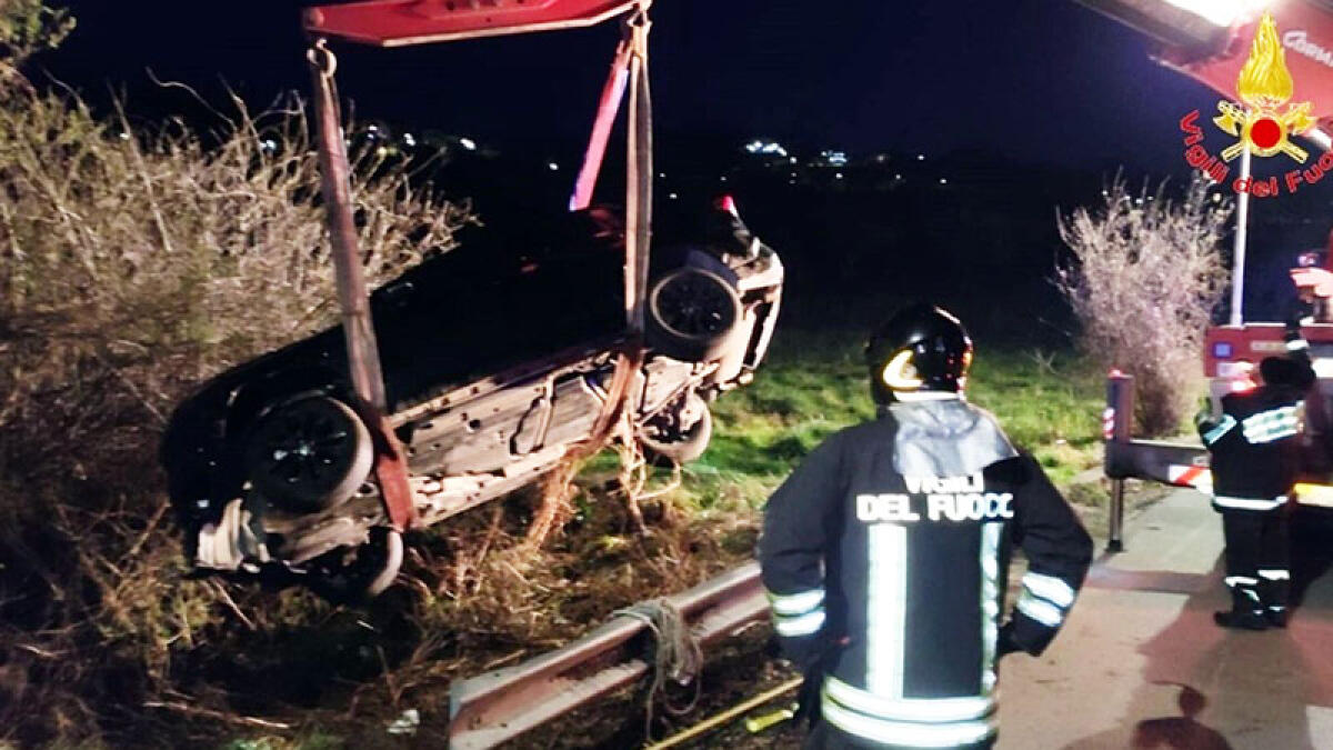 Auto nella scarpata, arriva l'eliambulanza - 