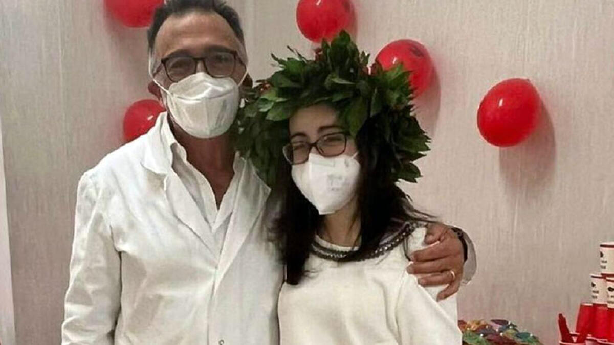 Addio Roberta, la 20enne che si era laureata in ospedale: lutto nel Napoletano - 