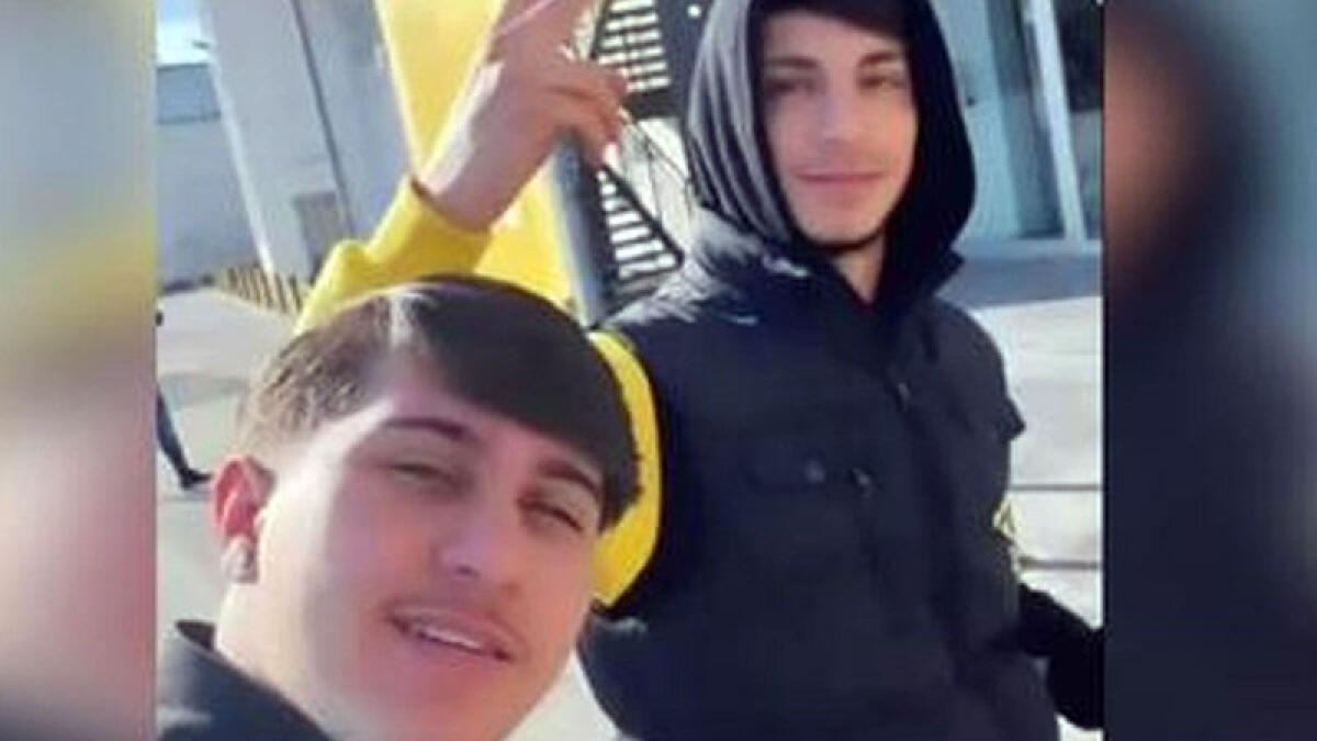 Schianto nel Napoletano, due vittime giovanissime e un ferito grave - 