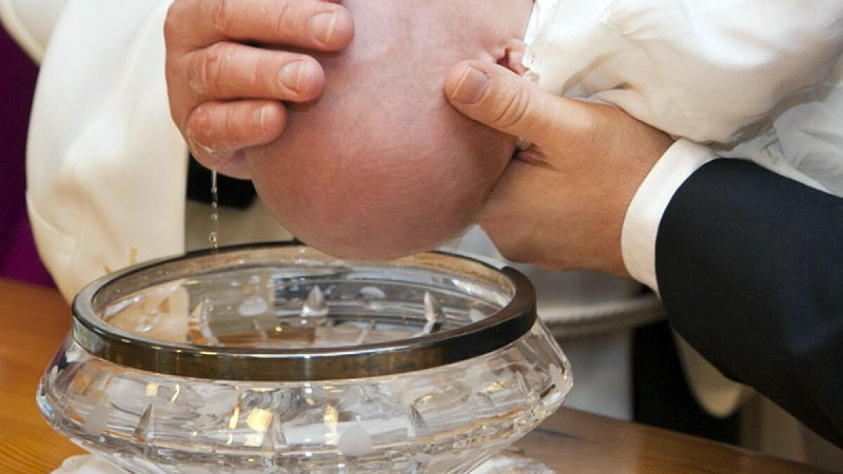 Acido al posto dell'acqua santa, bimba in ospedale dopo il battesimo - 