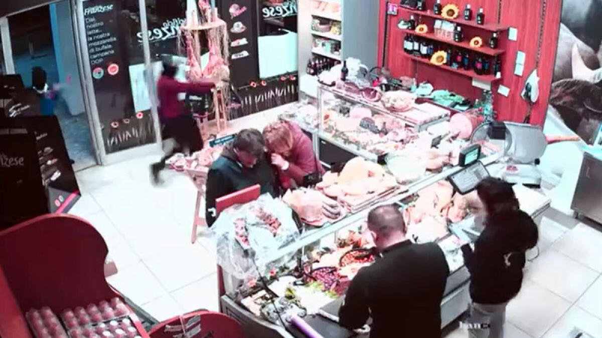 Rapina armata nel noto caseificio, armi puntate davanti agli occhi dei bambini - 