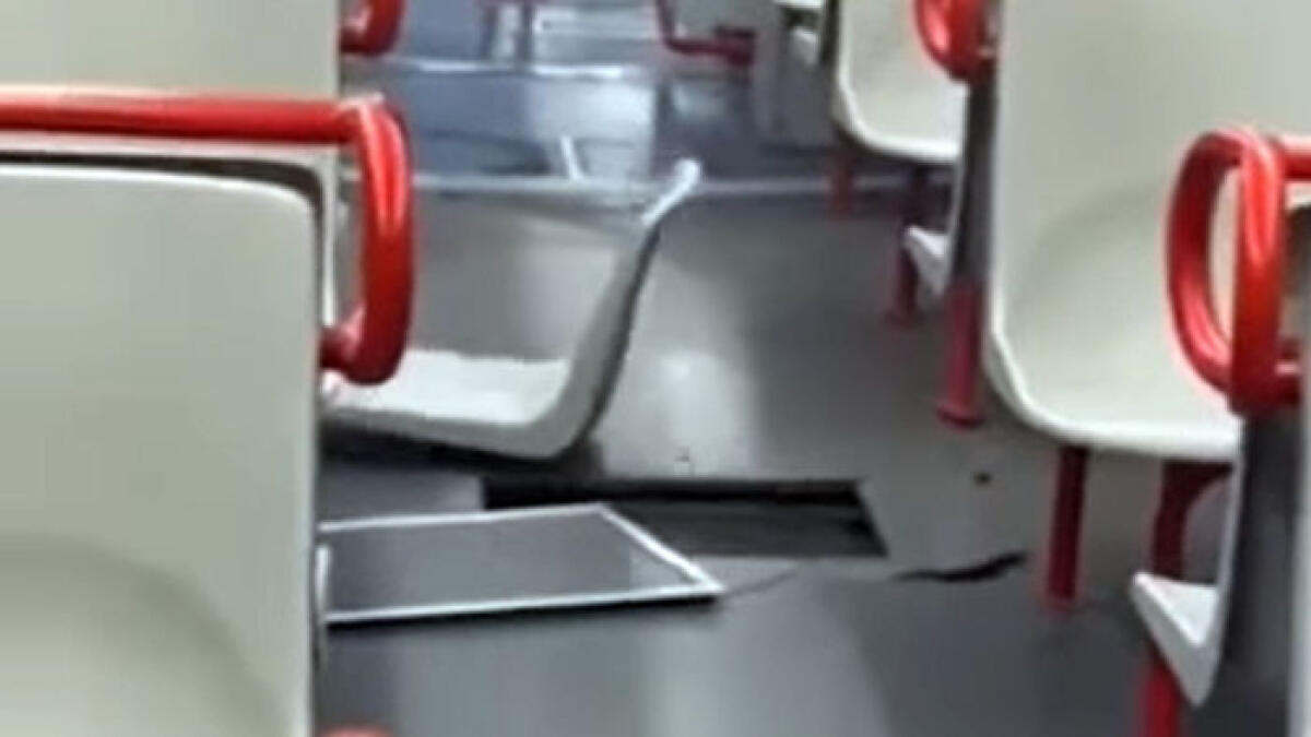 Guasto al blocco motore, il treno Circum vibra forte e si autodistrugge - 