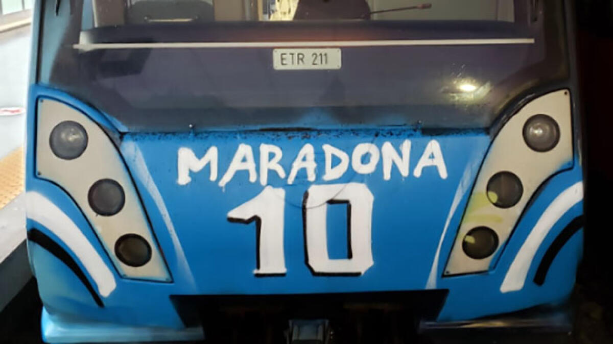Festa Scudetto, il treno Circumvesuviana diventa "Maradona": i lavoratori temono rischi - 
