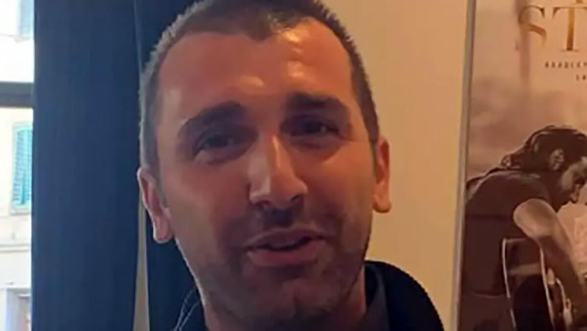 Si schianta contro un'auto, Luigi muore a 41 anni - 