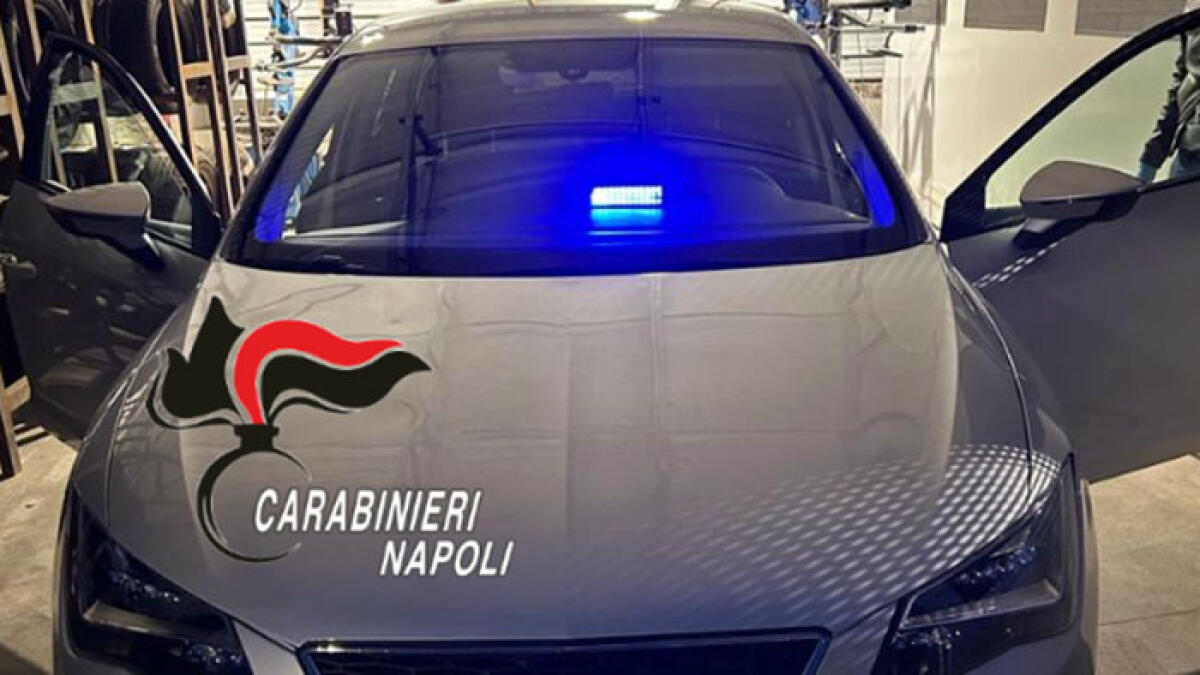 Nola: fermata auto con lampeggianti, targhe e attrezzi da scasso. Un arresto - 