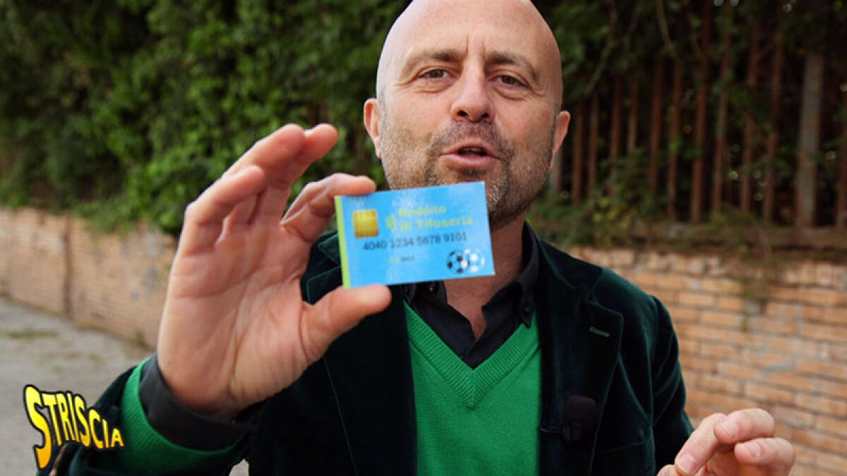 A Striscia il servizio sul Reddito di Cittadinanza usato per alcolici e festoni per il Napoli - 