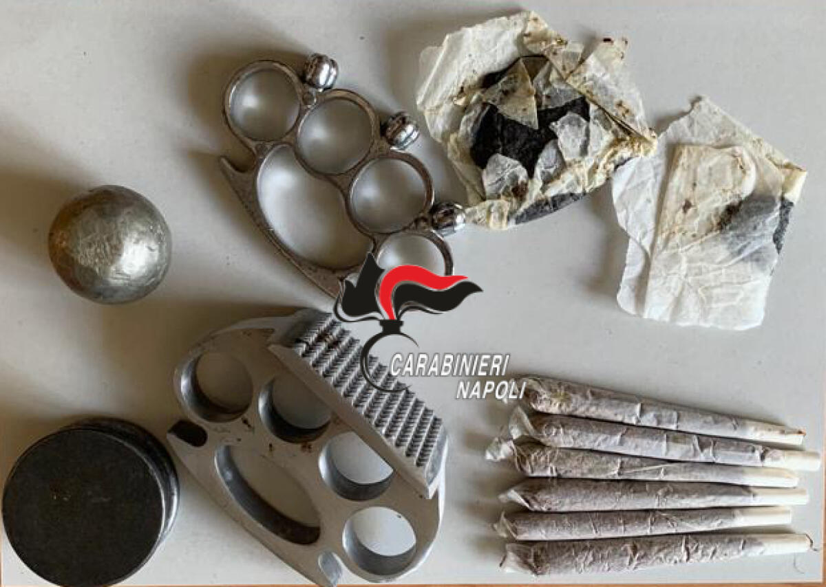 Saviano, in auto con droga e tirapugni - 