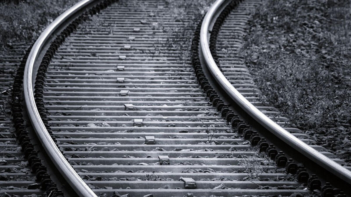 Frana causata dal maltempo, sospesa la circolazione dei treni - 