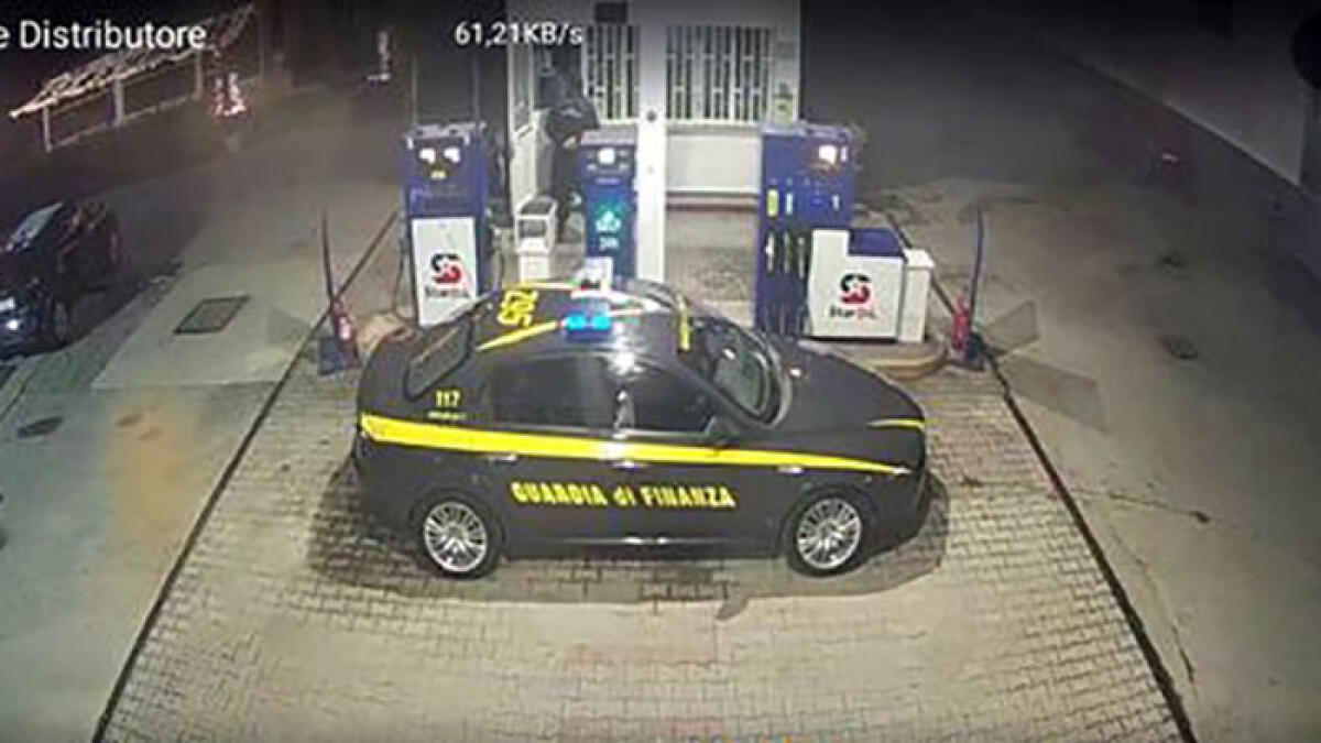 Ottaviano, assalto al benzinaio. I vigilanti evitano il furto - 