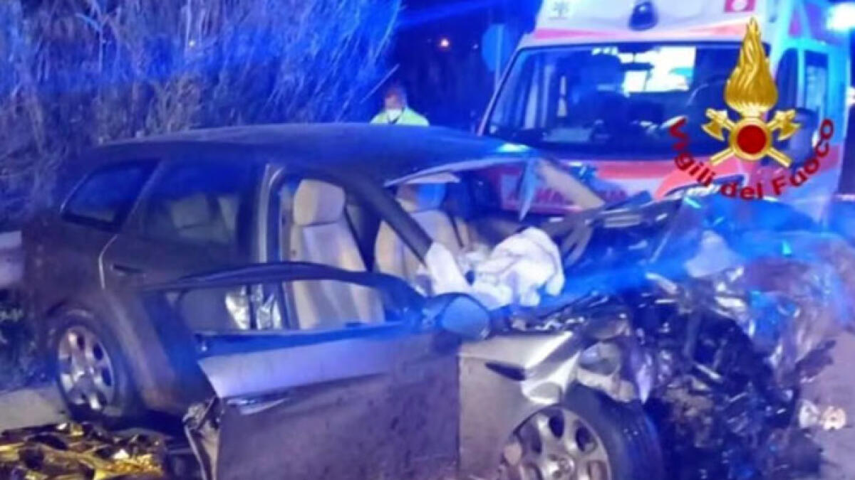 Schianto frontale, 3 morti e un ferito: sono tutti giovanissimi - 