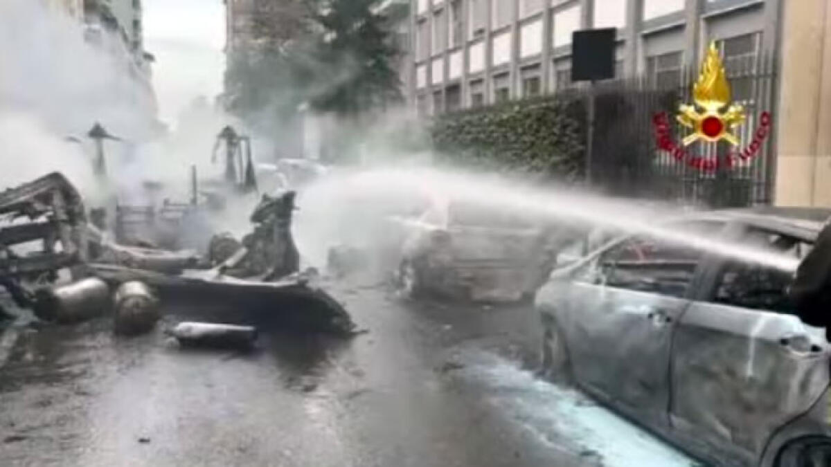 Incendiate auto e moto del sindaco di Nola: fiamme lambiscono casa - 