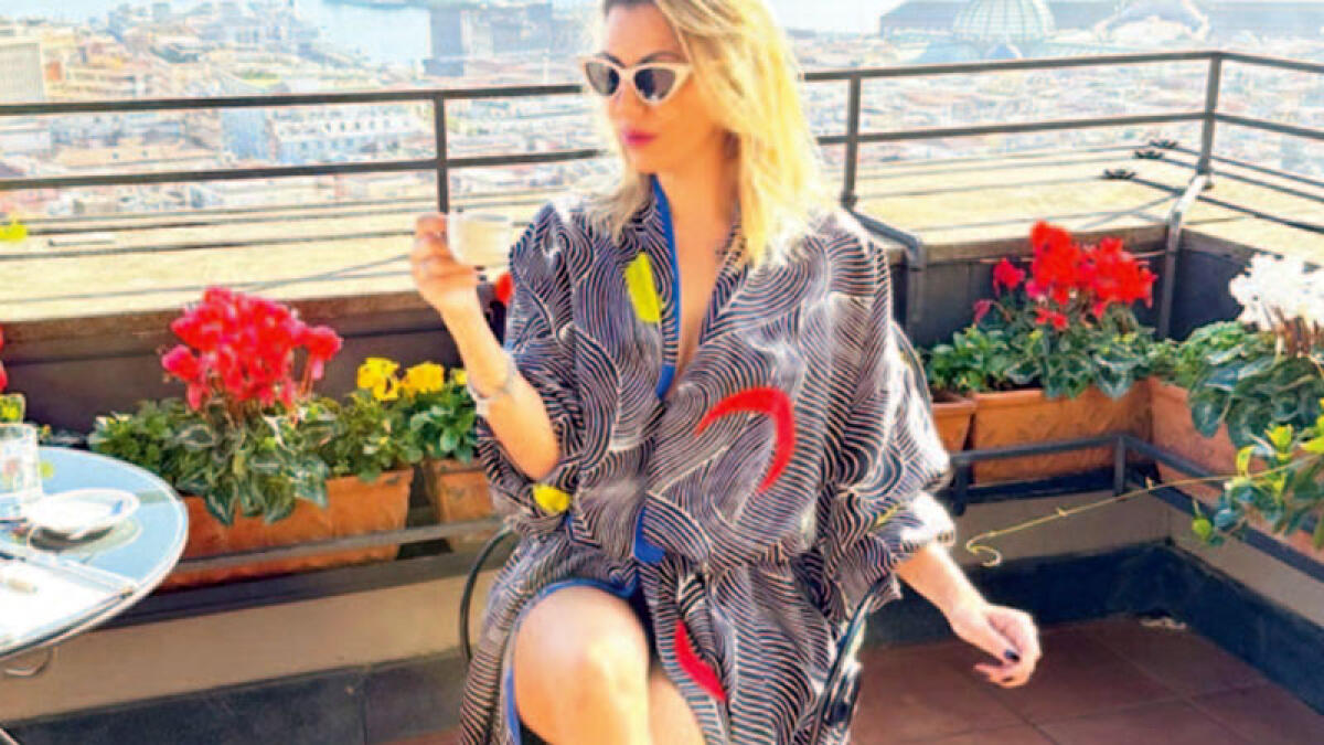 Presunti viaggi gratis, brindisi e post: bufera dell'opposizione sull’assessore fantasma - 