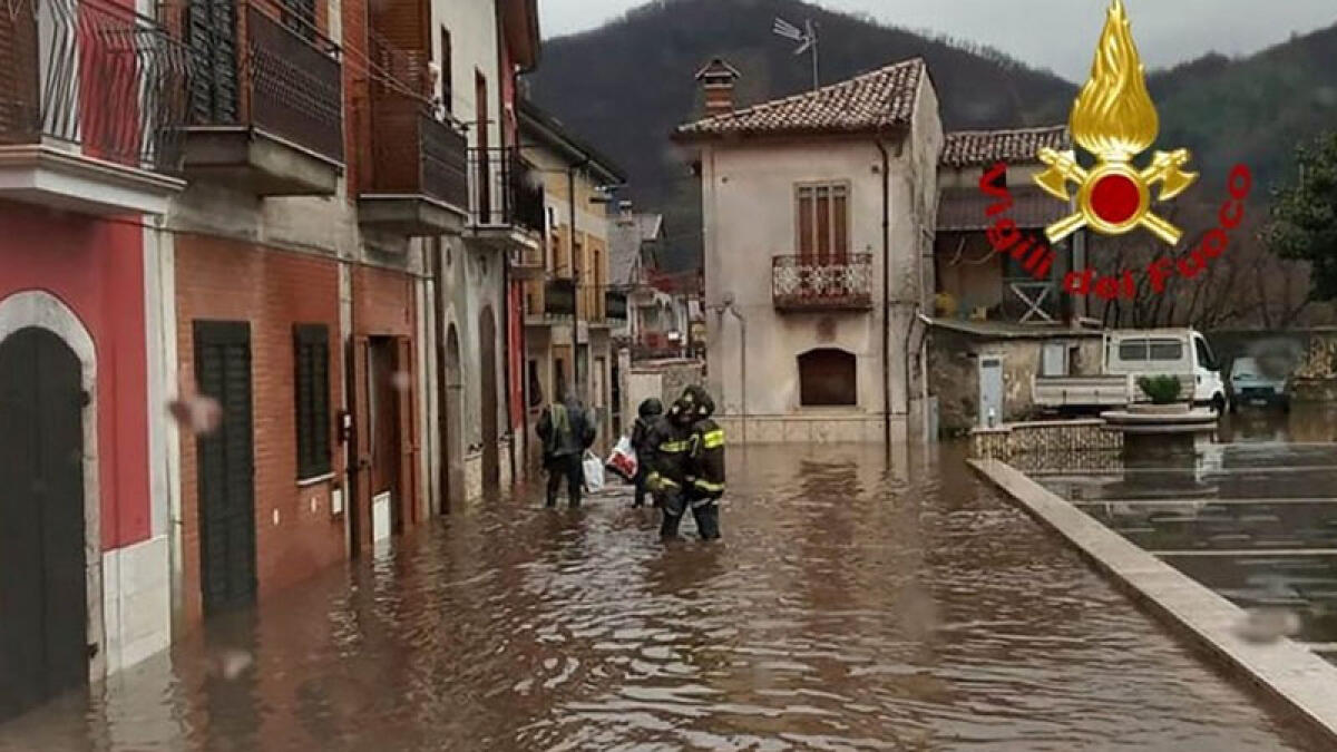 Improvvisa bomba d'acqua sulla Campania, uomo muore - 
