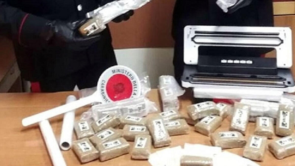 Turista francese trovato con 5 chili di droga - 