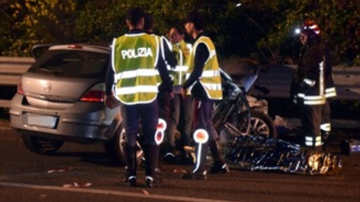 Schianto sul cavalcavia, muoiono madre e figlio - 