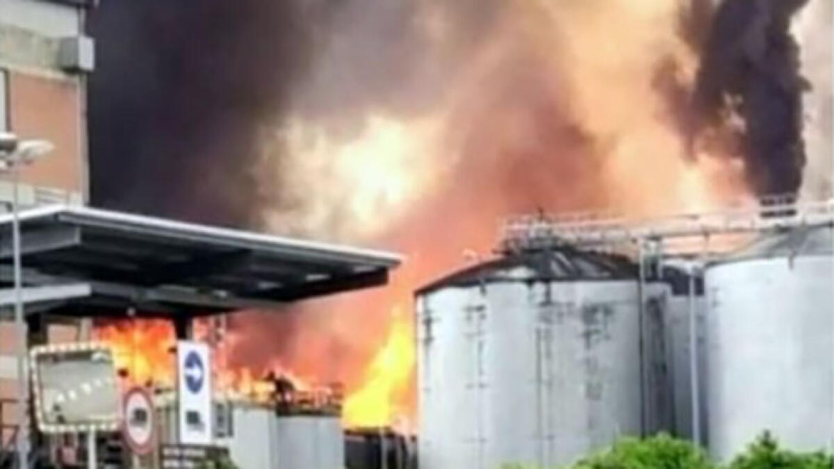 In fiamme lo stabilimento che produce il vino Tavernello - 