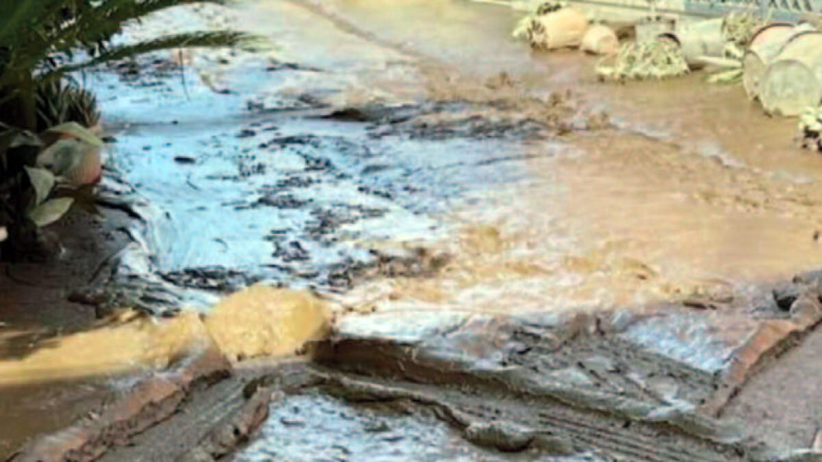 Bombe d'acqua sul Nolano, fiumi di fango nelle città - 