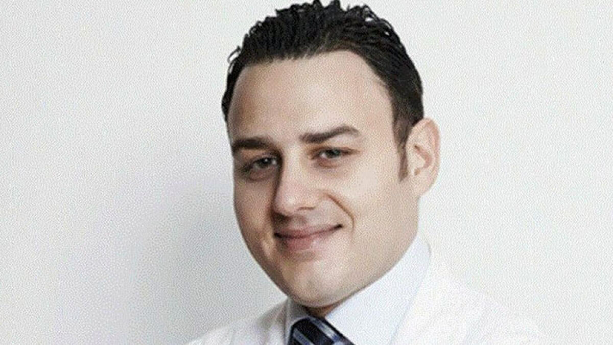 Malore in mare davanti al figlioletto, muore medico di 42 anni - 