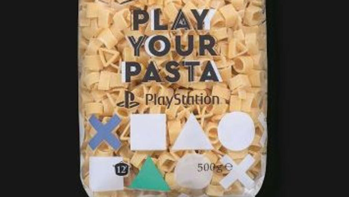 La PlayStation finisce nella pasta - 