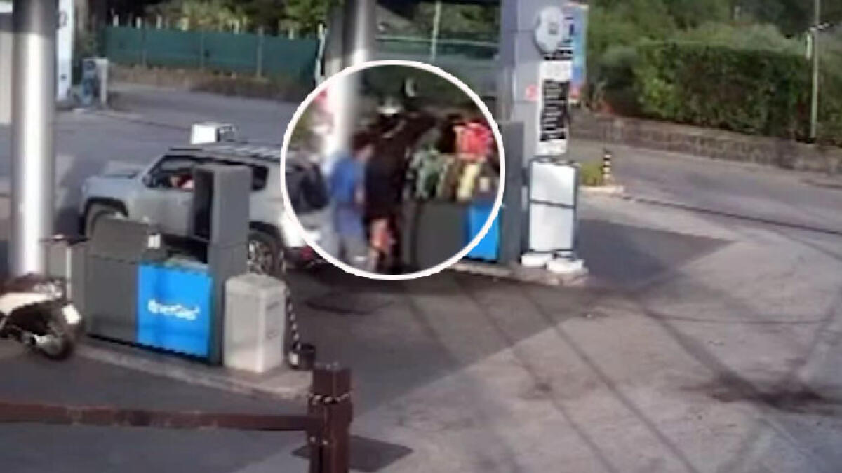 In quattro sugli scooter rapinano benzinai a Ottaviano e San Gennaro Vesuviano - I VIDEO - 