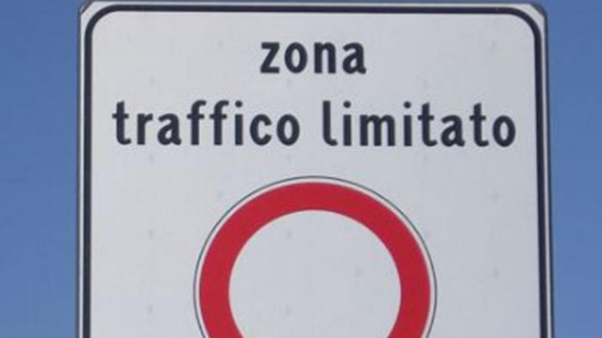 Mascherina sulla targa per eludere la Ztl, denunce a raffica - 