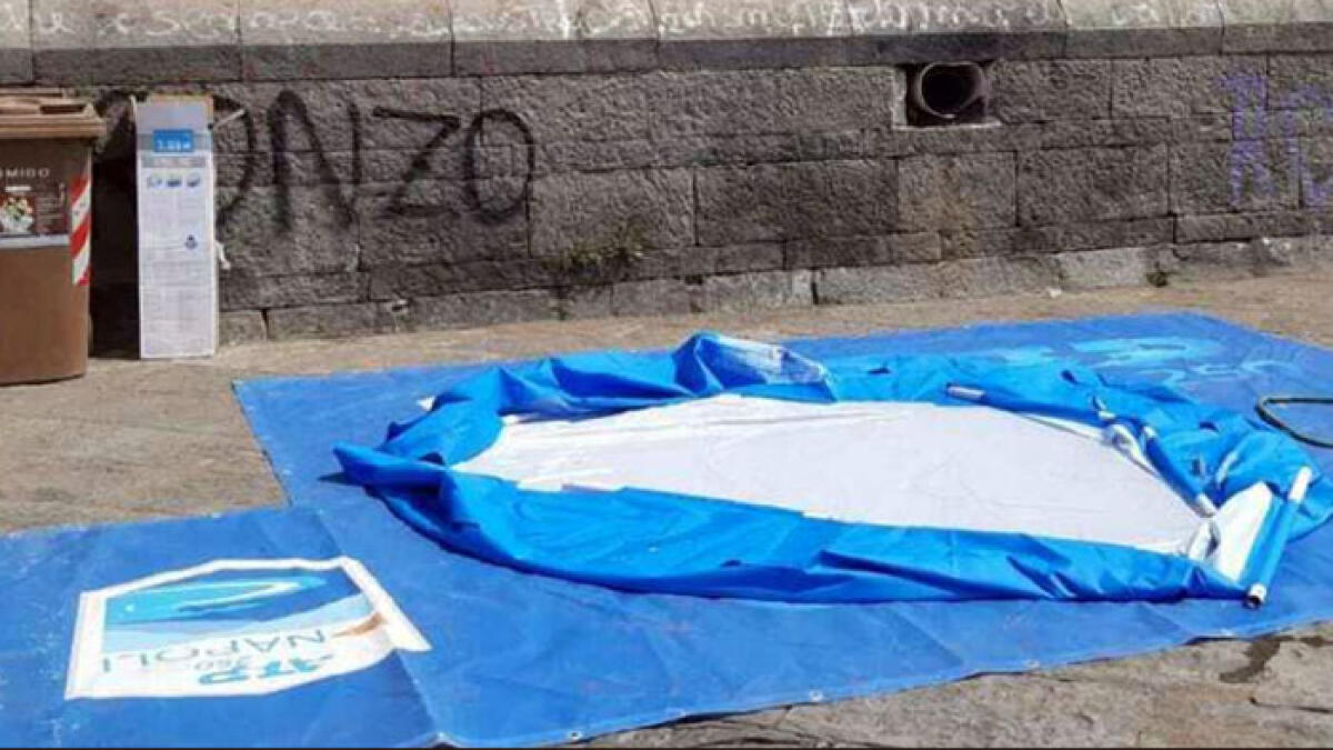 Montano una piscina abusiva nel cuore del Lungomare di Napoli - 