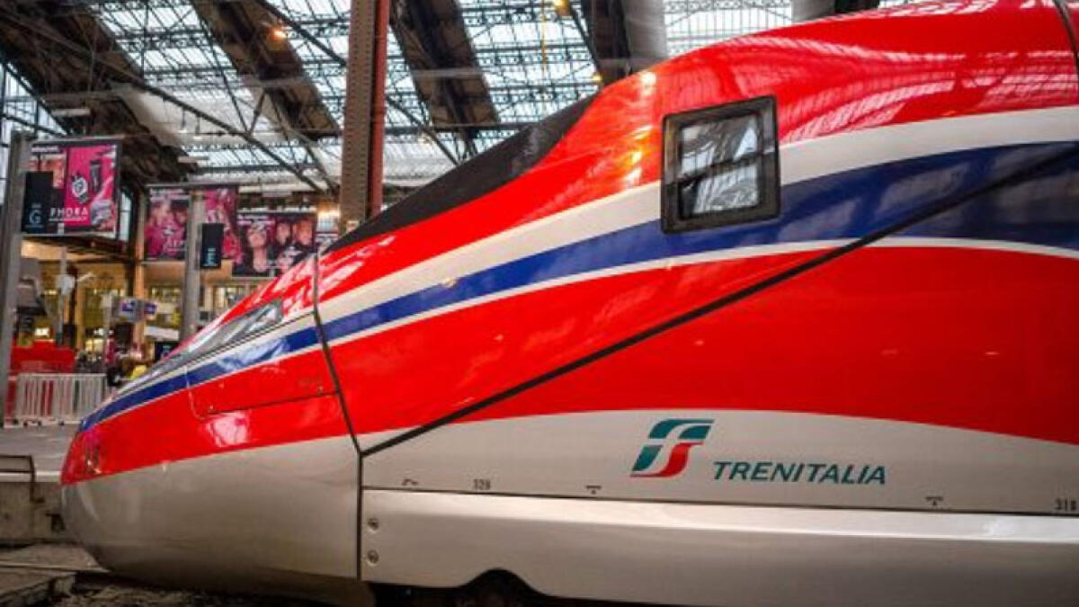 Treno bloccato da tre ore sulla Roma-Napoli: malori a bordo - 