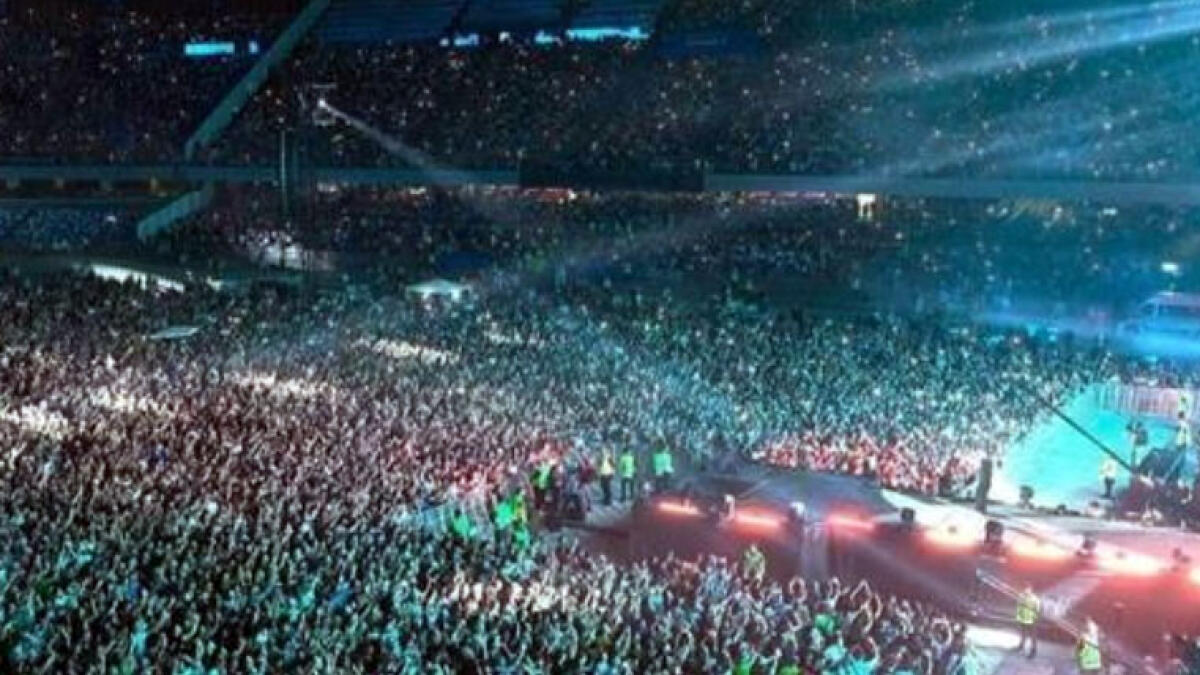 Franco Ricciardi conquista il Maradona: 40mila in festa e tanti big sul palco - 