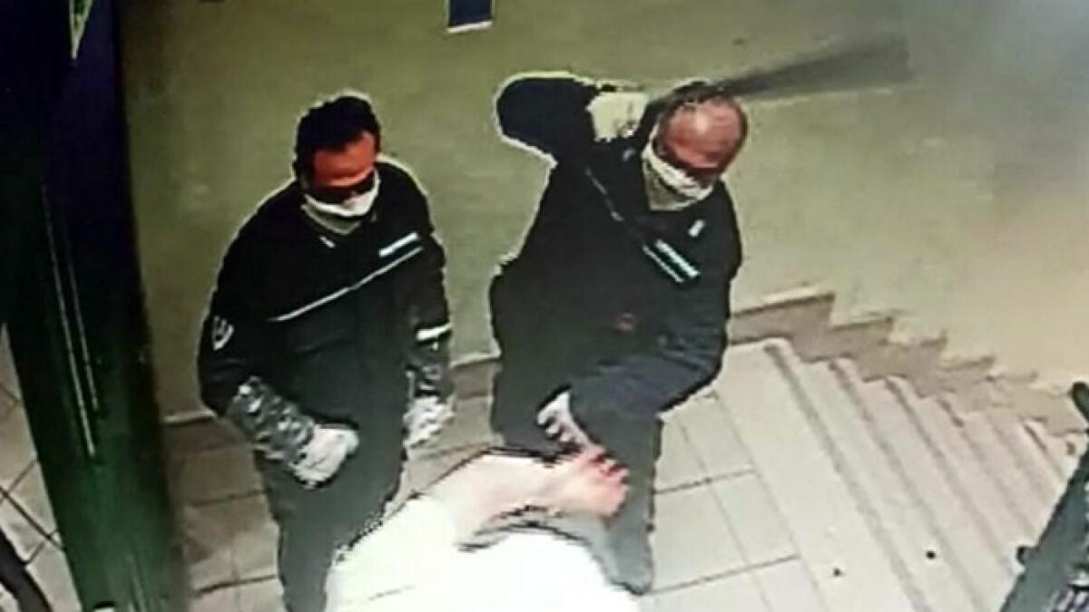 Violenza di massa in carcere, assolti due agenti - 