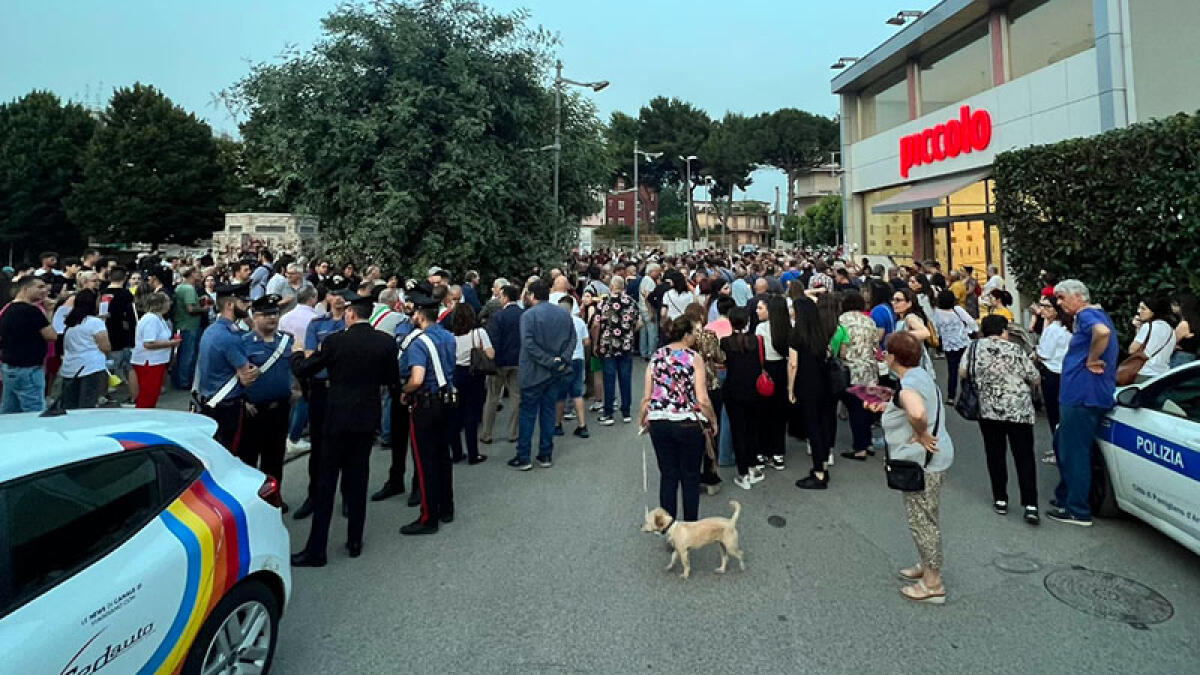 Pomigliano, in centinaia per la fiaccolata in memoria di Friederik - 