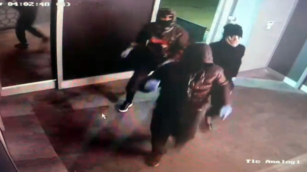 Rapina armata a Nola: i volti dei malviventi ripresi da un video GUARDA QUI - 