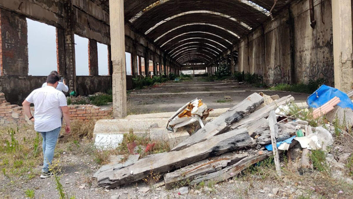 Blitz sulla spiaggia abbandonata di Rovigliano, vincono degrado e illegalità - 