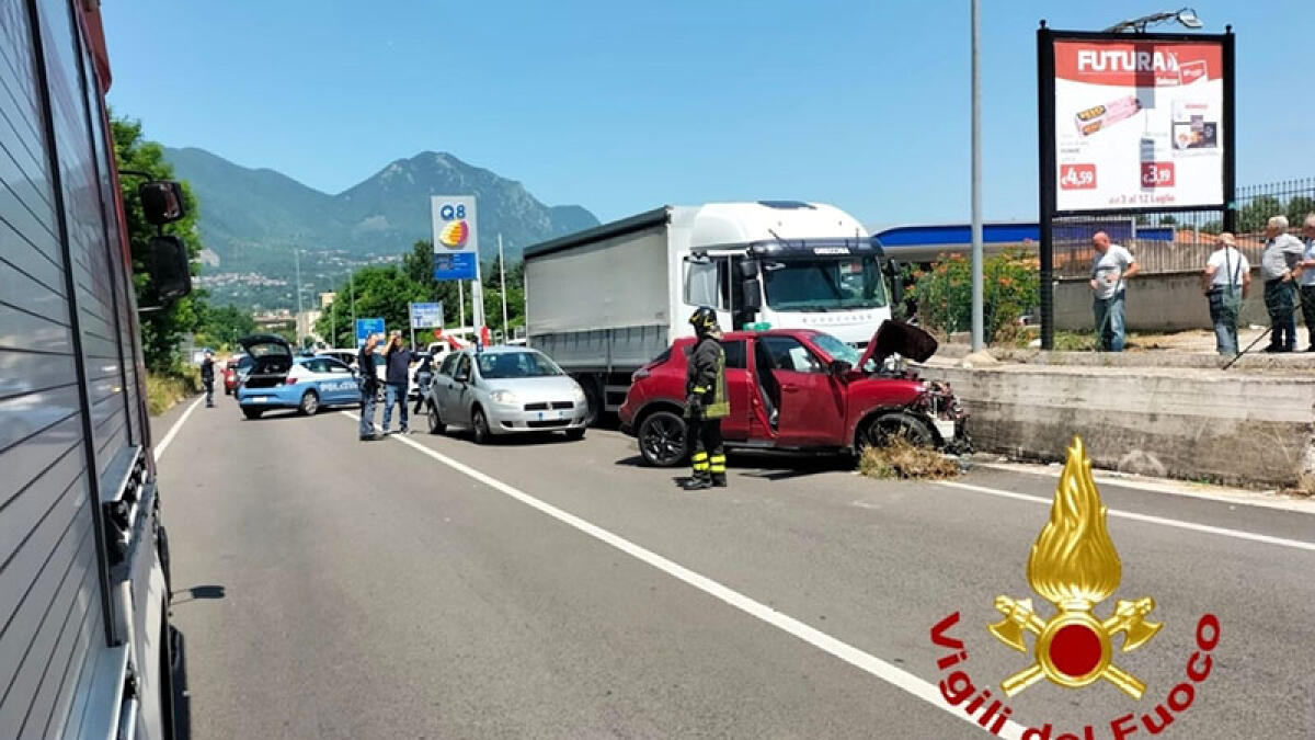 Scontro tra auto e tir, coniugi in codice rosso - 