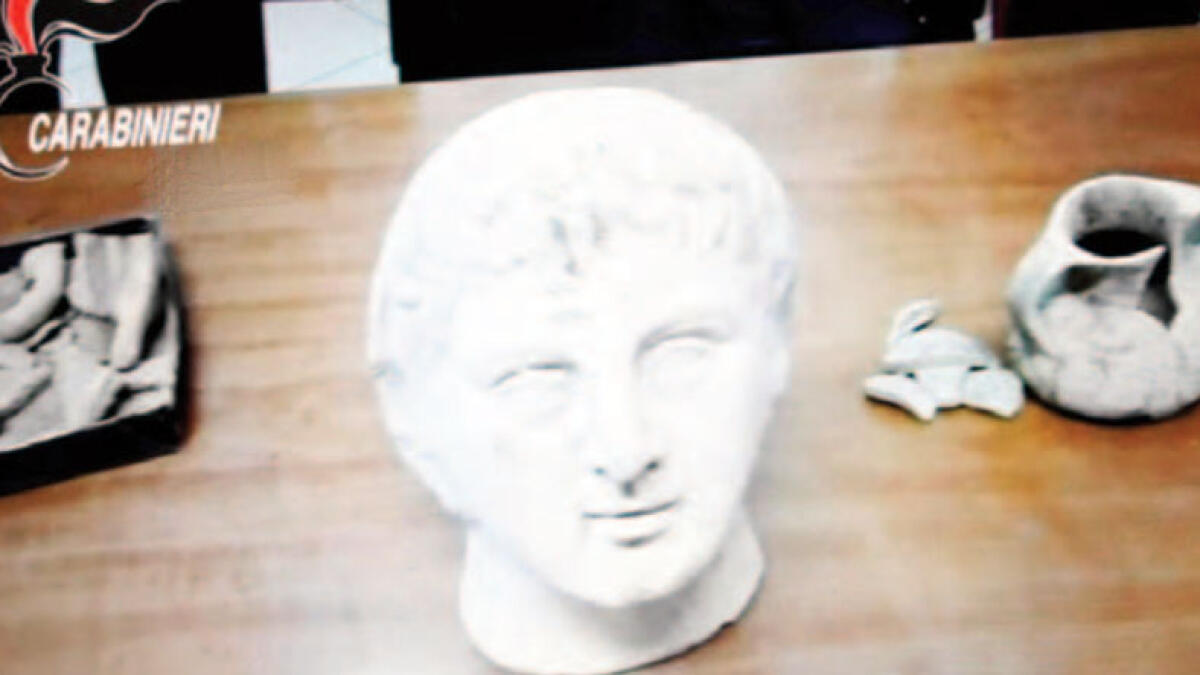 Recuperati reperti archeologici milionari portati via dai tombaroli - 