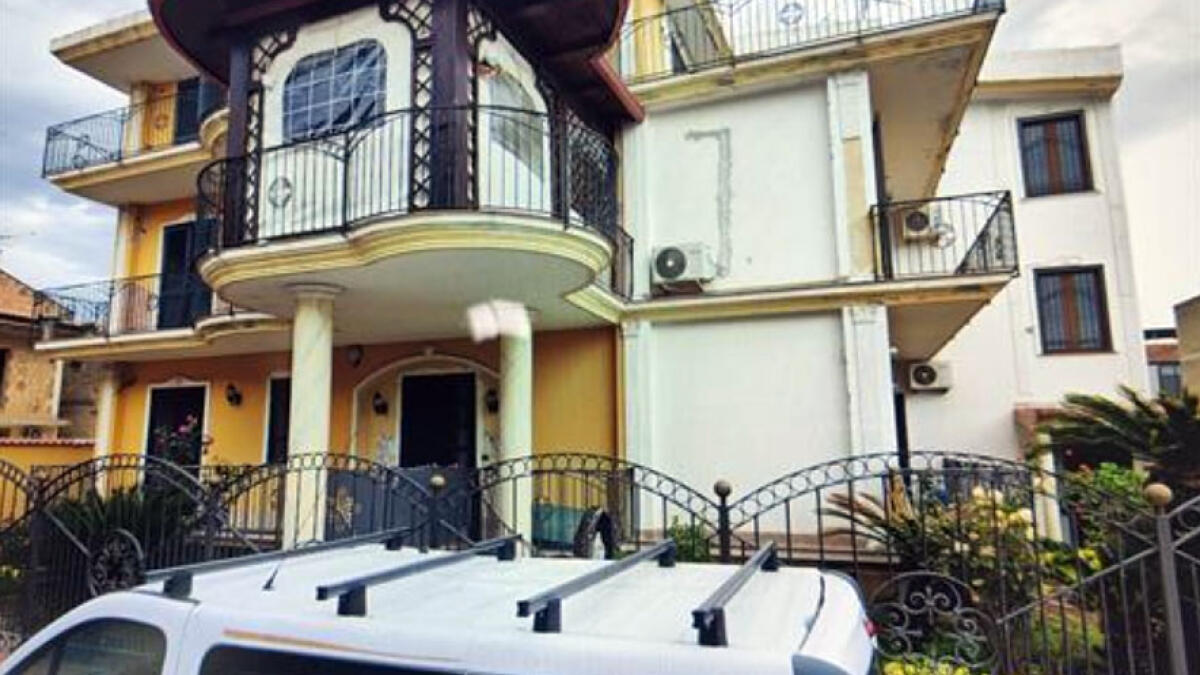 Villa del superboss dei Casalesi, via alla demolizione - 